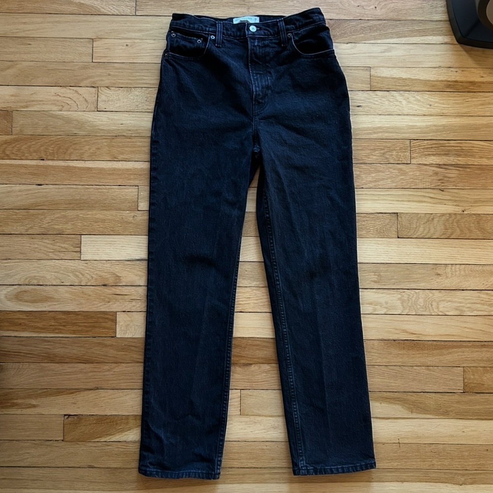 Abercrombie & Fitch The 90s Straight Ultra High Rise Jean 28R